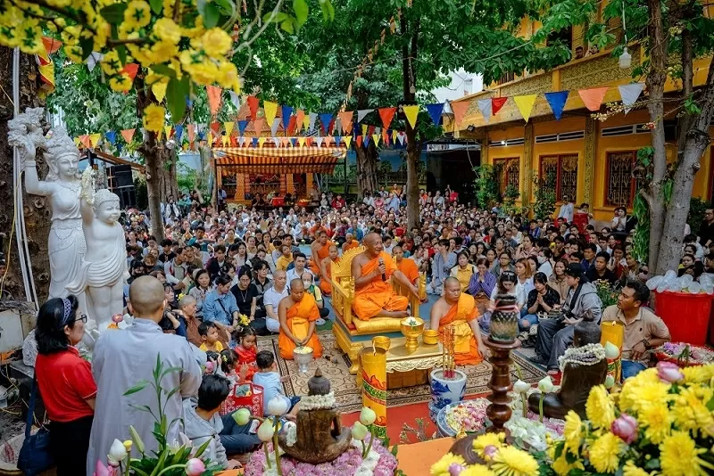 Đồng bào Khmer tại TP. Hồ Chí Minh đón Tết Chol Chnam Thmay ở chùa Candaransi Đồng bào Khmer tại TP. Hồ Chí Minh đón Tết Chol Chnam Thmay ở chùa Candaransi