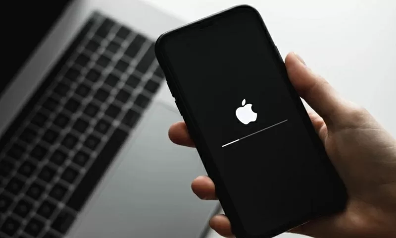 Người dùng iPhone nên cập nhật ngay iOS 18.4.1 vì lý do bảo mật nghiêm trọng Người dùng iPhone nên cập nhật ngay iOS 18.4.1 vì lý do bảo mật nghiêm trọng