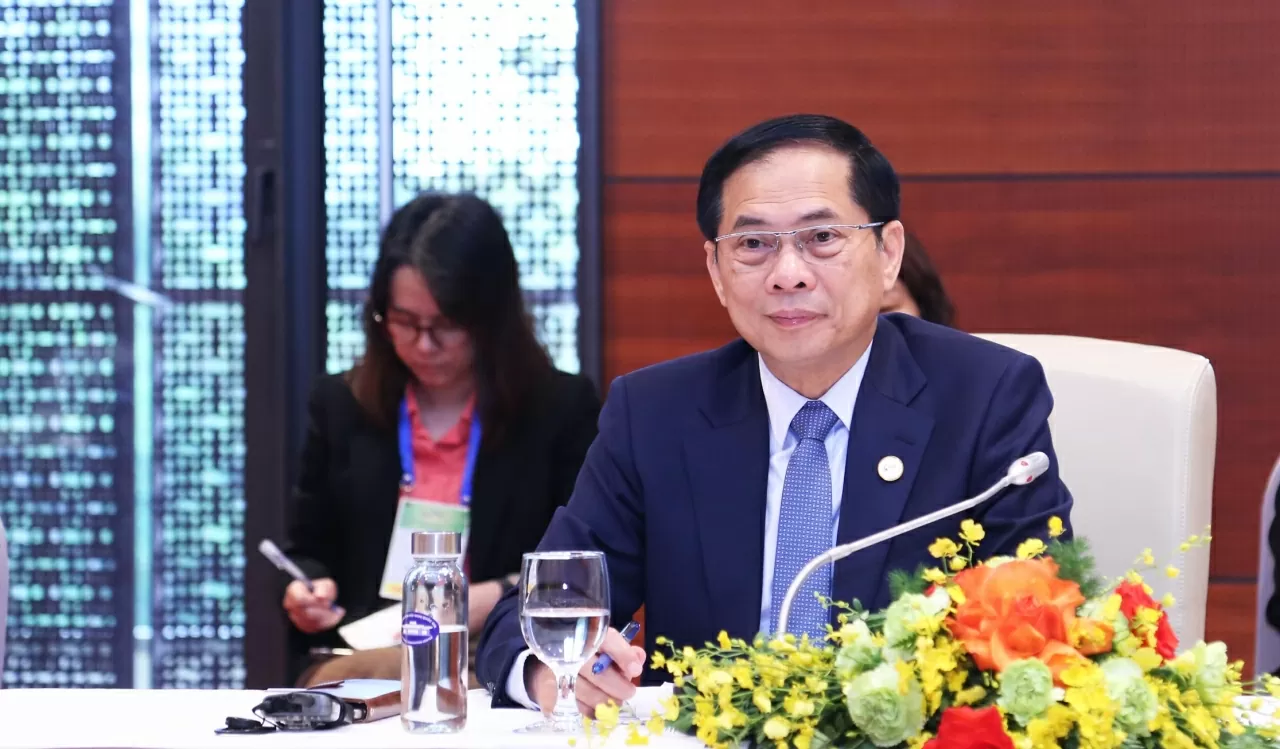 Phó Thủ tướng, Bộ trưởng đề nghị Liên hợp quốc và ESCAP tăng cường hợp tác, hỗ trợ đẩy nhanh tốc độ thực hiện các Mục tiêu Phát triển bền vững phù hợp với các ưu tiên hiện nay của Việt Nam. (Ảnh: Thành Long)