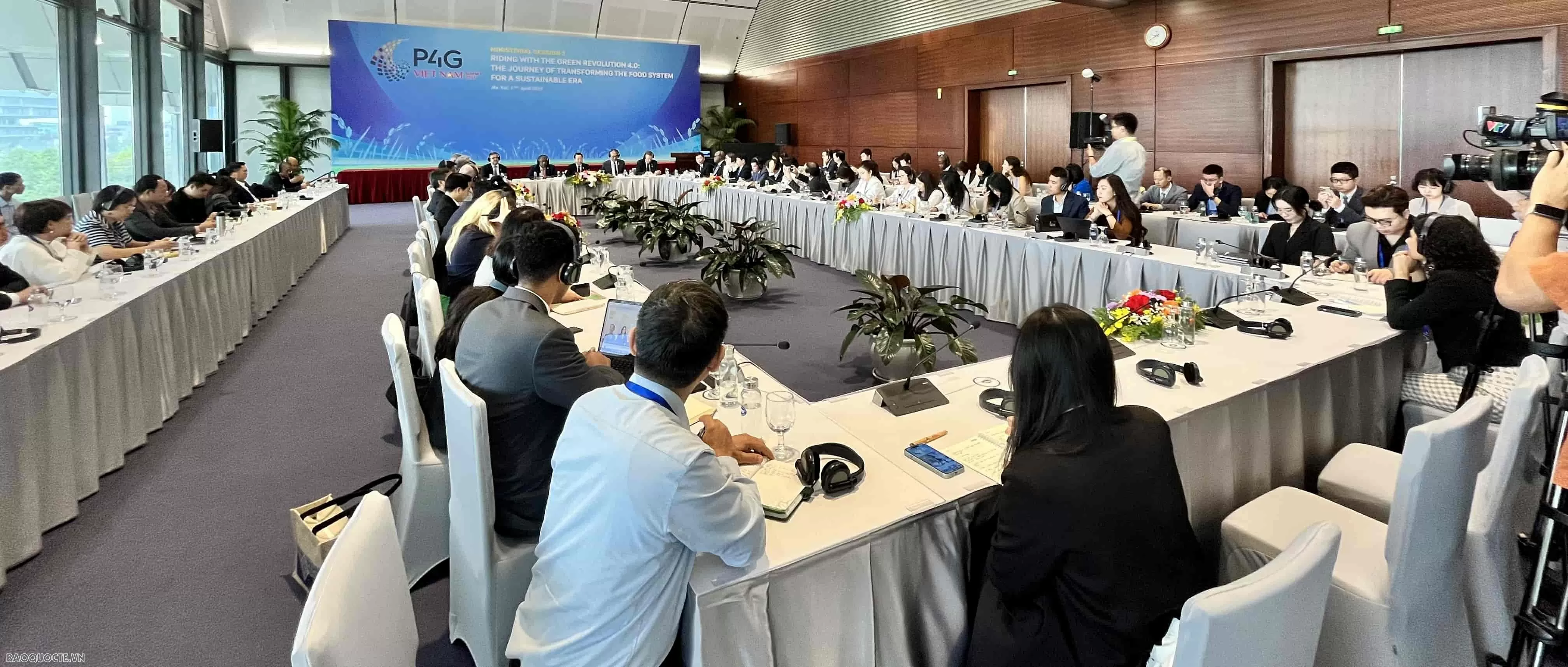 Bắt nhịp Cách mạng Xanh 4.0 trong chuyển đổi hệ thống lương thực: Ngày mai đang bắt đầu từ ngày hôm nay... Bắt nhịp Cách mạng Xanh 4.0 trong chuyển đổi hệ thống lương thực: Ngày mai đang bắt đầu từ ngày hôm nay...