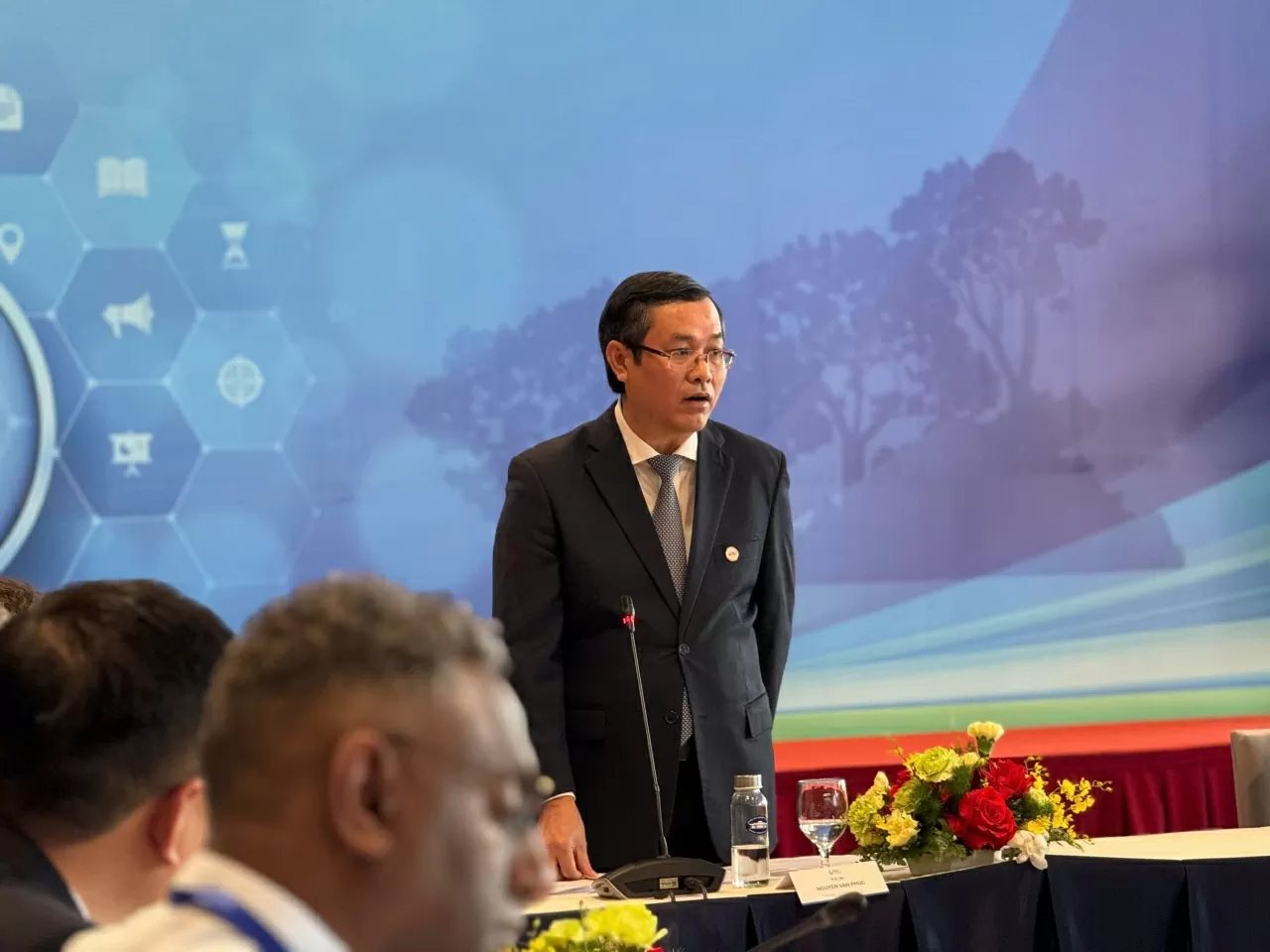 Đầu tư vào con người - Kiến tạo đội ngũ cho nền kinh tế tương lai Đầu tư vào con người - Kiến tạo đội ngũ cho nền kinh tế tương lai