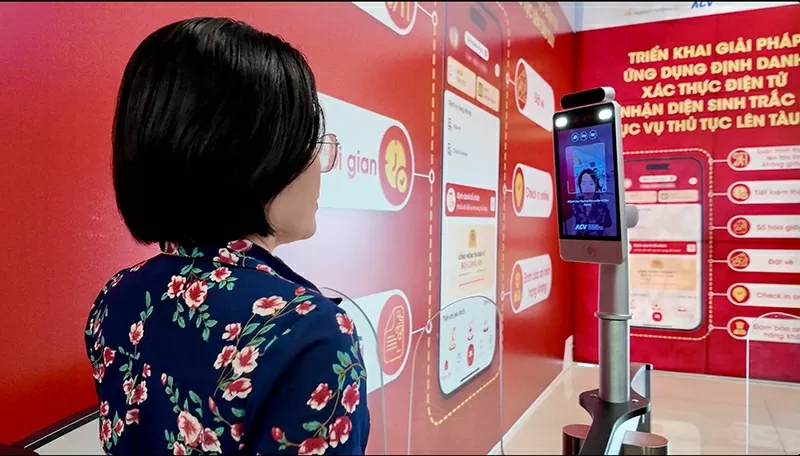 Vietnam Airlines tiên phong ứng dụng định danh và xác thực điện tử toàn trình trong thủ tục bay