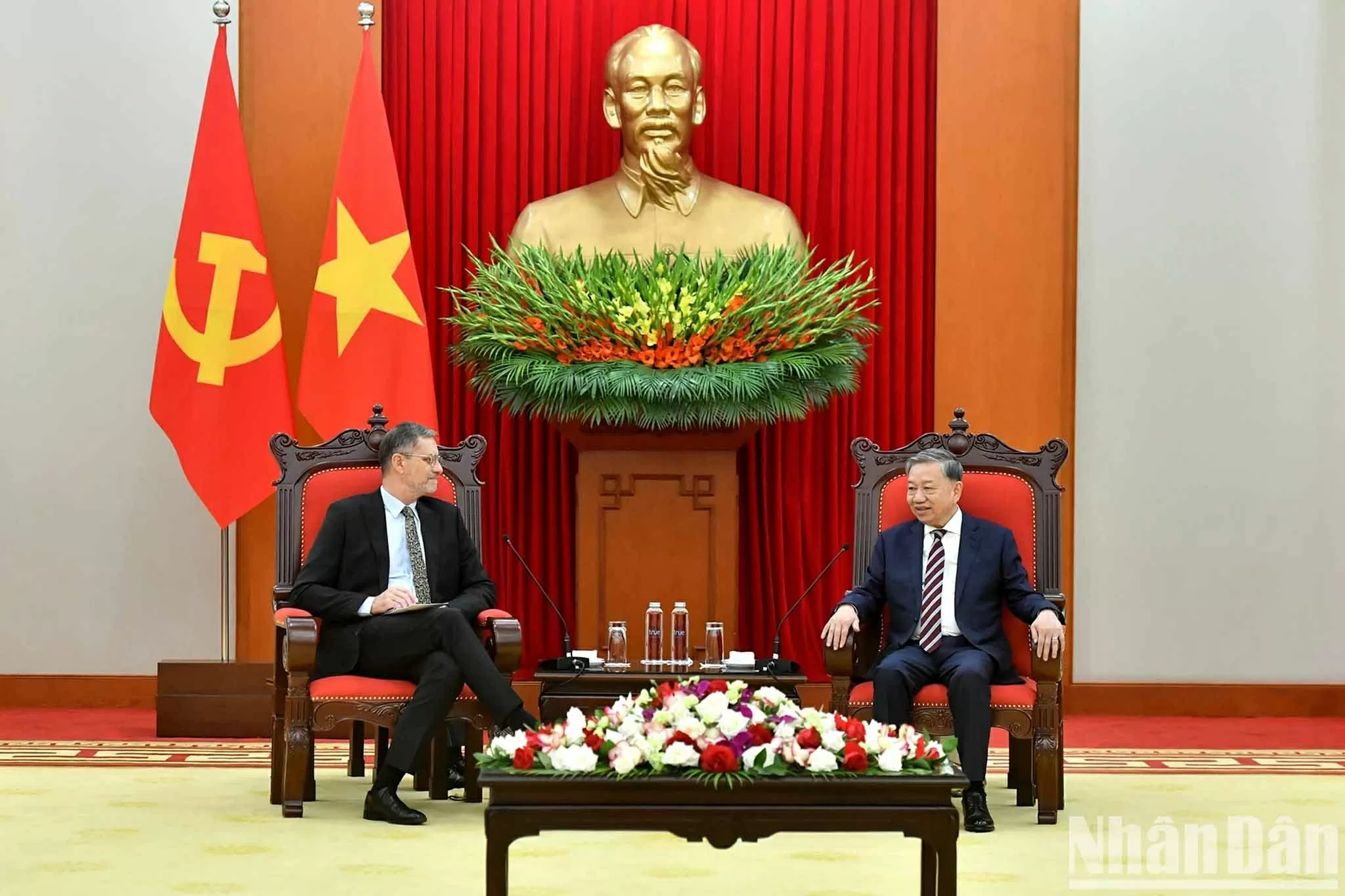 Việt Nam-Pháp thúc đẩy mạnh mẽ thương mại song phương và mở cửa hơn nữa thị trường mỗi bên Việt Nam-Pháp thúc đẩy mạnh mẽ thương mại song phương và mở cửa hơn nữa thị trường mỗi bên