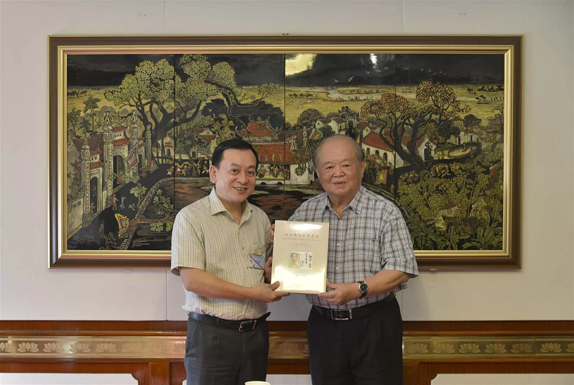 Món quà của tình hữu nghị