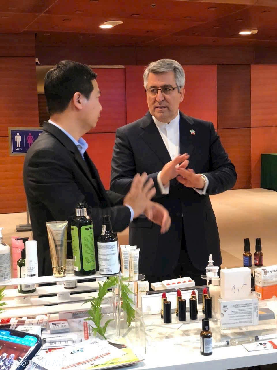 Các gian hàng của doanh nghiệp tại Triển lãm Tăng trưởng xanh P4G. (Ảnh: Tống Thoan)