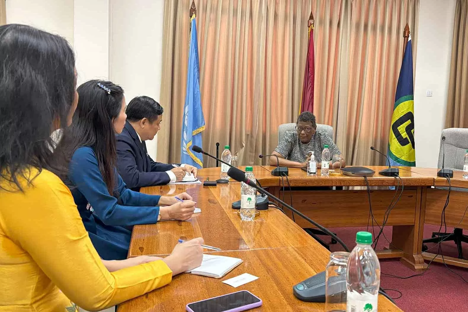 Đại sứ Bùi Văn Nghị trình Thư ủy nhiệm lên Tổng thống Cộng hoà hợp tác Guyana