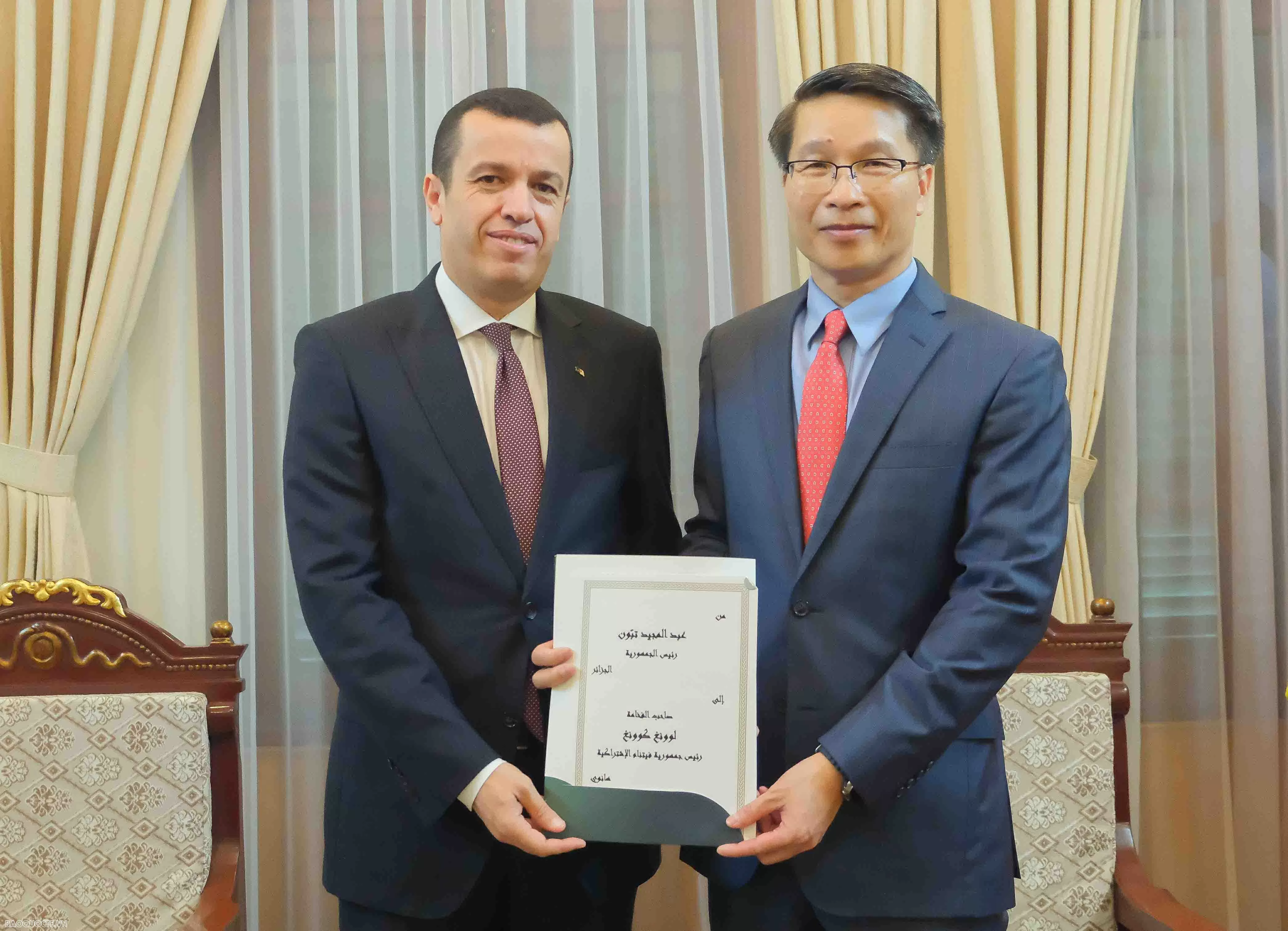 Tiếp nhận bản sao Thư ủy nhiệm bổ nhiệm Đại sứ Cộng hoà Dominia, Algeria và Angola tại Việt Nam Tiếp nhận bản sao Thư ủy nhiệm bổ nhiệm Đại sứ Cộng hoà Dominia, Algeria và Angola tại Việt Nam