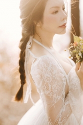 Ngắm bộ ảnh đẹp nên thơ của diễn viên Lý Nhã Kỳ