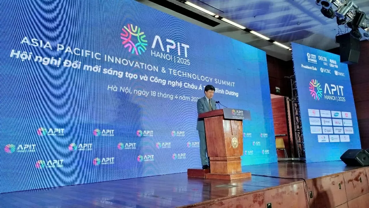 Phó Chủ nhiệm Ủy ban Khoa học-Công nghệ-Môi trường Quốc hội khóa XV Tạ Đình Thi phát biểu khai mạc. (Ảnh: Hải Phương) Phó Chủ nhiệm Ủy ban Khoa học-Công nghệ-Môi trường Quốc hội khóa XV Tạ Đình Thi phát biểu khai mạc. (Ảnh: Hải Phương)