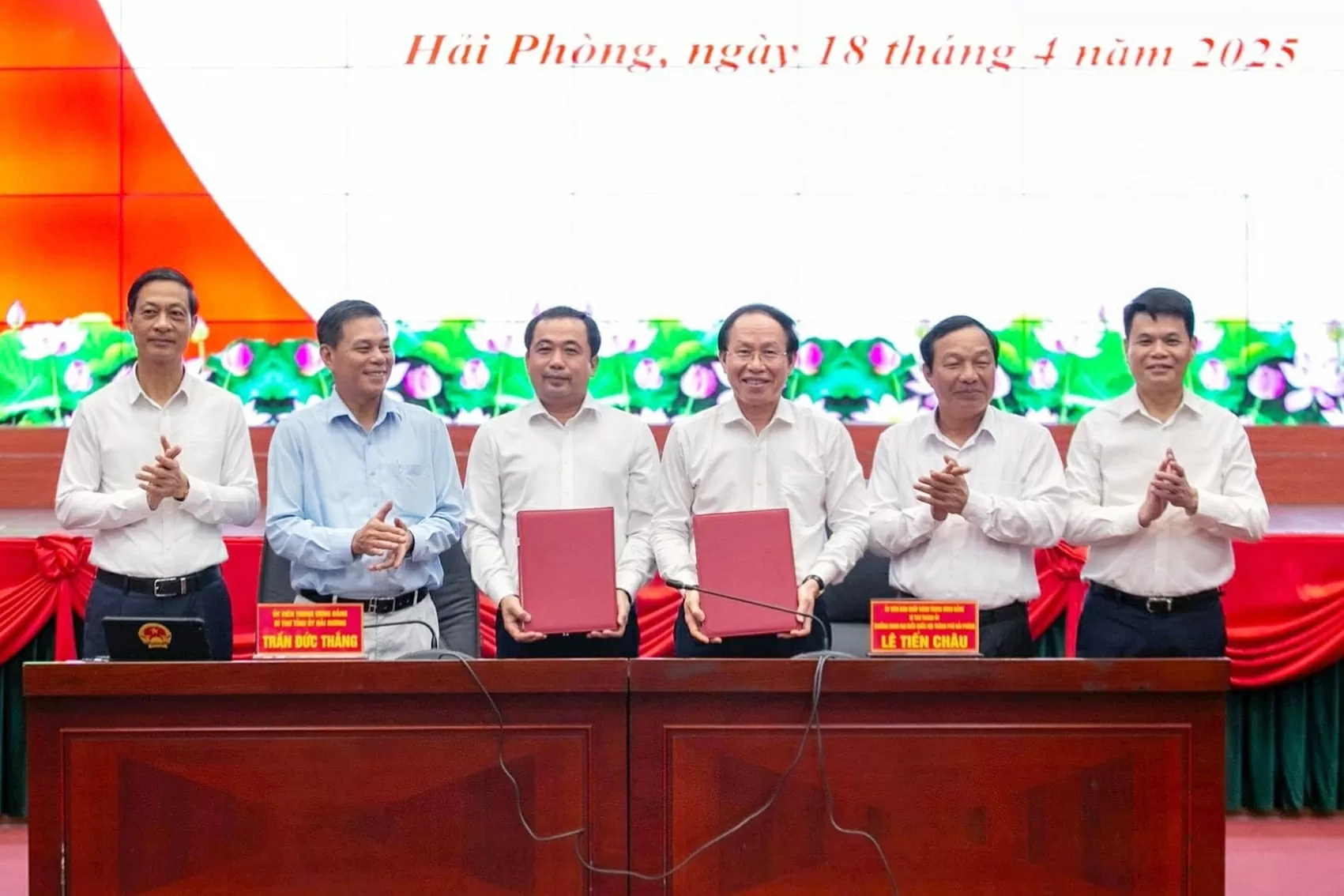 Lãnh đạo 2 địa phương ký kế hoạch phối hợp xây dựng và triển khai đề án hợp nhất tỉnh Hải Dương và TP Hải Phòng