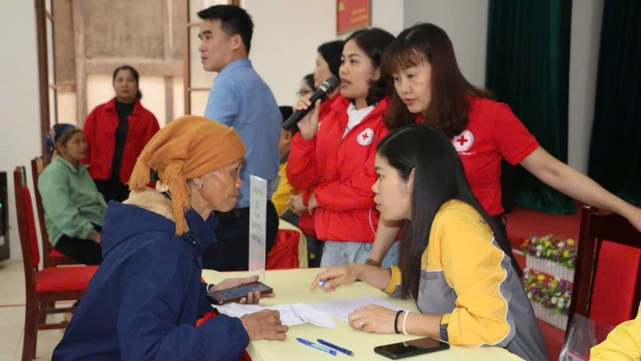 Thắp ngọn lửa sẻ chia, lan tỏa tinh thần nhân ái, hỗ trợ người dân vùng bão phục hồi sinh kế