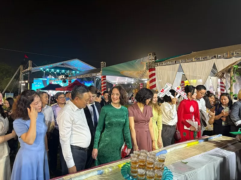 Festival Phở 2025 - Nơi tinh hoa ẩm thực Việt vươn mình trong kỷ nguyên số Festival Phở 2025 - Nơi tinh hoa ẩm thực Việt vươn mình trong kỷ nguyên số