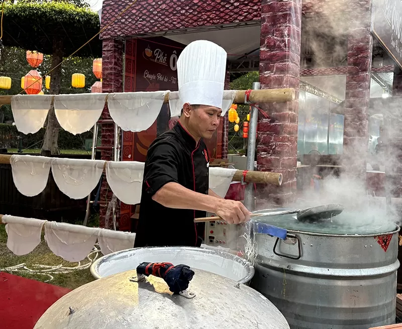 Festival Phở 2025 - Nơi tinh hoa ẩm thực Việt vươn mình trong kỷ nguyên số Festival Phở 2025 - Nơi tinh hoa ẩm thực Việt vươn mình trong kỷ nguyên số