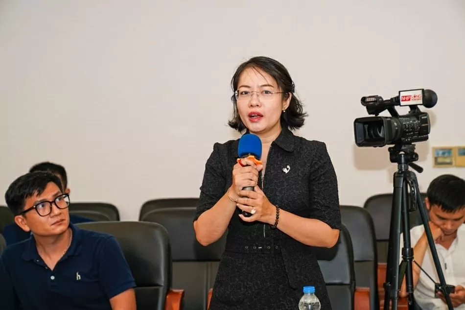 Bà Nguyễn Thị Hoài Phượng - Bí thư Đoàn Sở Văn hóa và Thể thao Thành phố Hồ Chí Minh. Bà Nguyễn Thị Hoài Phượng - Bí thư Đoàn Sở Văn hóa và Thể thao Thành phố Hồ Chí Minh.