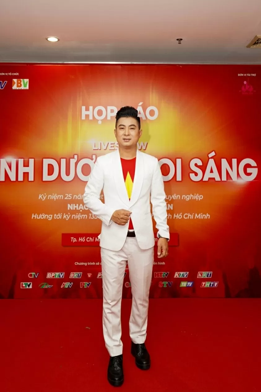 Nhạc sĩ – ca sĩ Lê Anh Tuấn.