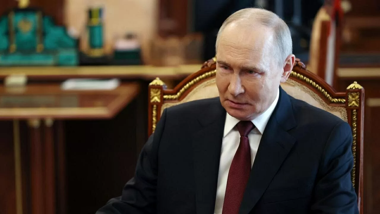 Tổng thống Putin bất ngờ tuyên bố ngừng bắn, sẵn sàng đáp trả nếu Ukraine vi phạm Tổng thống Putin bất ngờ tuyên bố ngừng bắn, sẵn sàng đáp trả nếu Ukraine vi phạm, ông Zelensky hoài nghi
