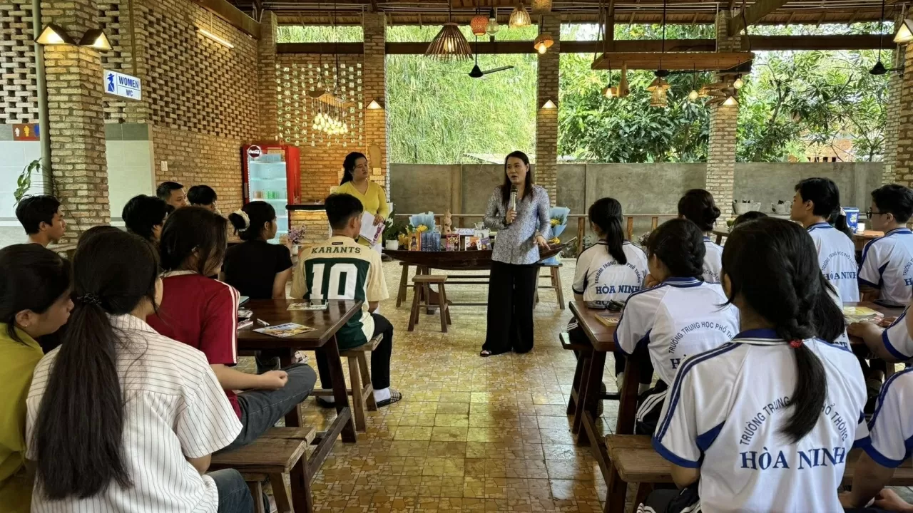 Gieo tình yêu đọc sách cho người trẻ bằng sự kiên trì