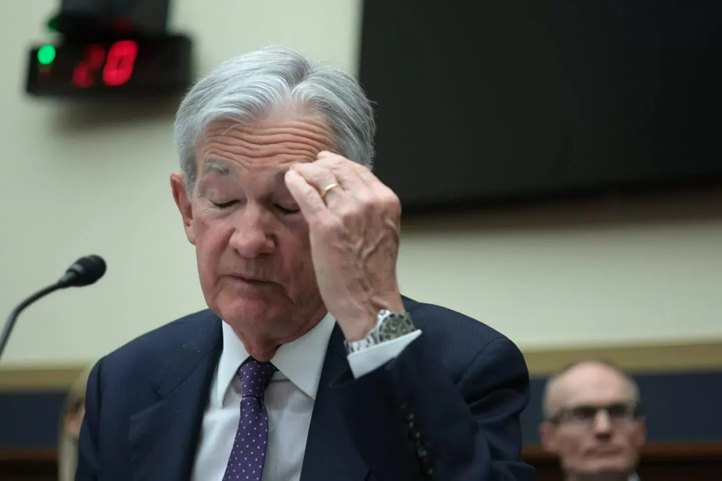 Chủ tịch Cục Dự trữ Liên bang Jerome Powell làm chứng trước Ủy ban Dịch vụ Tài chính Hạ viện tại Tòa nhà Văn phòng Rayburn trên Đồi Capitol vào ngày 12/2. (Nguồn: . Chủ tịch Cục Dự trữ Liên bang Jerome Powell làm chứng trước Ủy ban Dịch vụ Tài chính Hạ viện tại Tòa nhà Văn phòng Rayburn trên Đồi Capitol vào ngày 12/2. (Nguồn: .