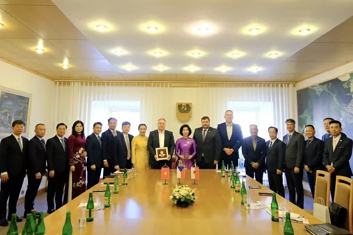 Thành phố Hà Nội tăng cường kết nối và hợp tác với các địa phương Czech Thành phố Hà Nội tăng cường kết nối và hợp tác với các địa phương Czech