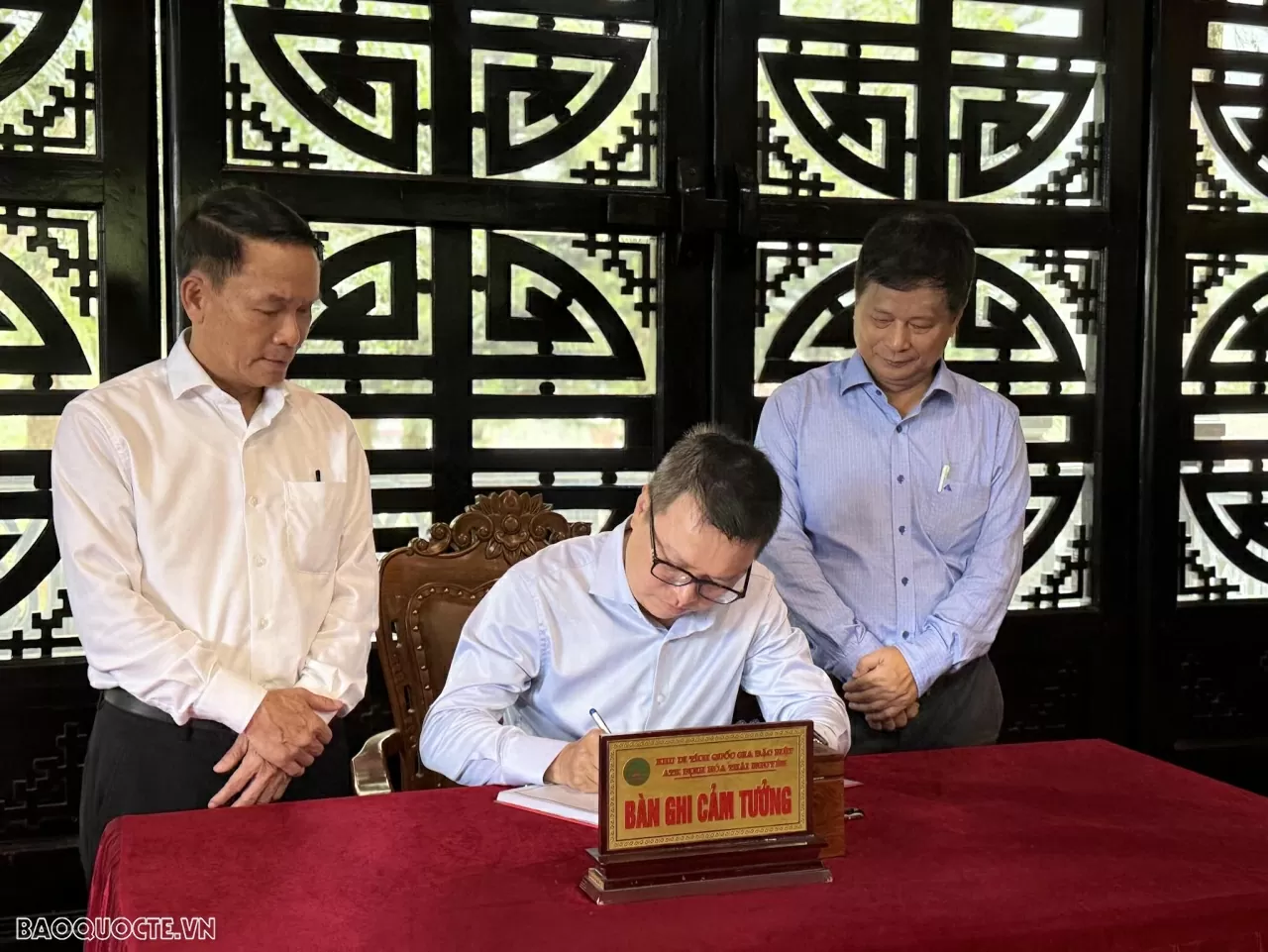 ‘Về nguồn’: Hành trình ôn lại truyền thống vẻ vang của Báo chí cách mạng Việt Nam ‘Về nguồn’: Hành trình ôn lại truyền thống vẻ vang của Báo chí cách mạng Việt Nam