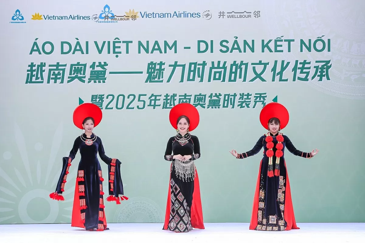 Kết nối tình hữu nghị Việt Nam-Trung Quốc qua tà áo dài Việt Nam