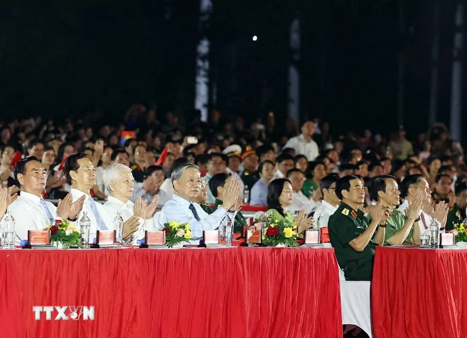 Tổng Bí thư Tô Lâm dự Chương trình nghệ thuật 'Đất nước trọn niềm vui'