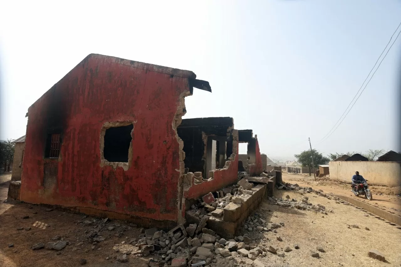 Gần đây, tại khu vực miền Trung Nigeria thường xuyên xảy ra xung đột liên quan đến đất đai giữa những người chăn nuôi du mục theo đạo Hồi và nông dân định cư theo đạo Thiên chúa. 