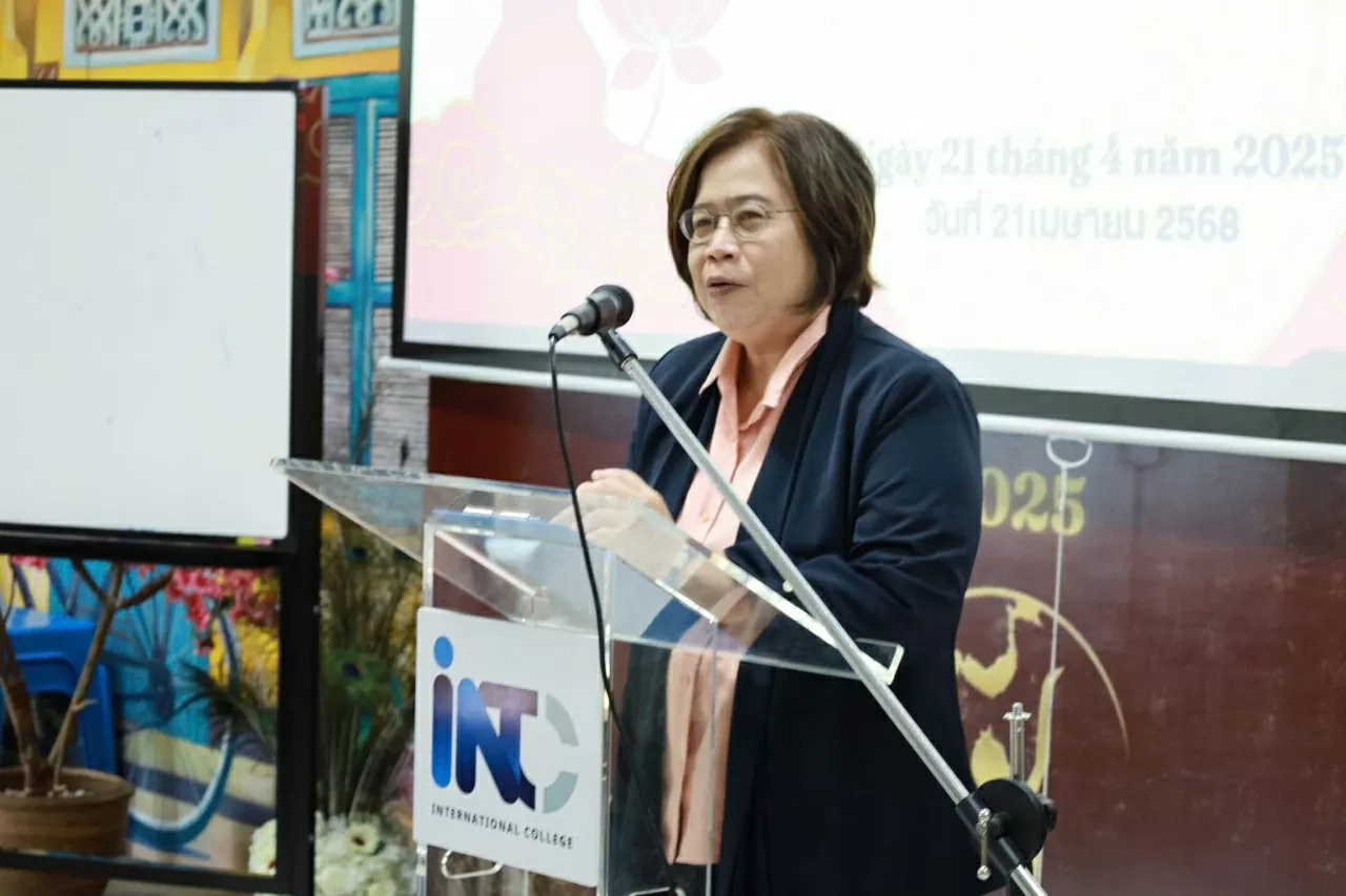 TS. Supatra Wanpen, Trợ lý Hiệu trưởng, Trưởng khoa Quốc tế. 
