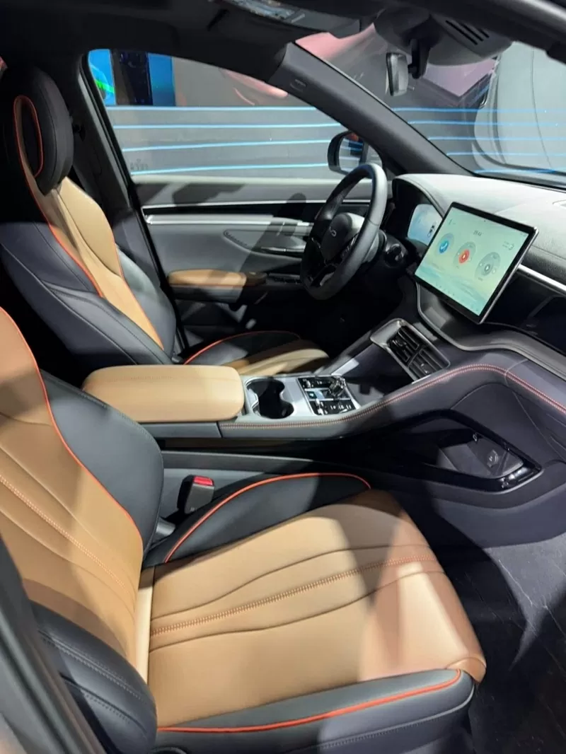 Khoang cabin của BYD Sealion 6 có 5 chỗ ngồi