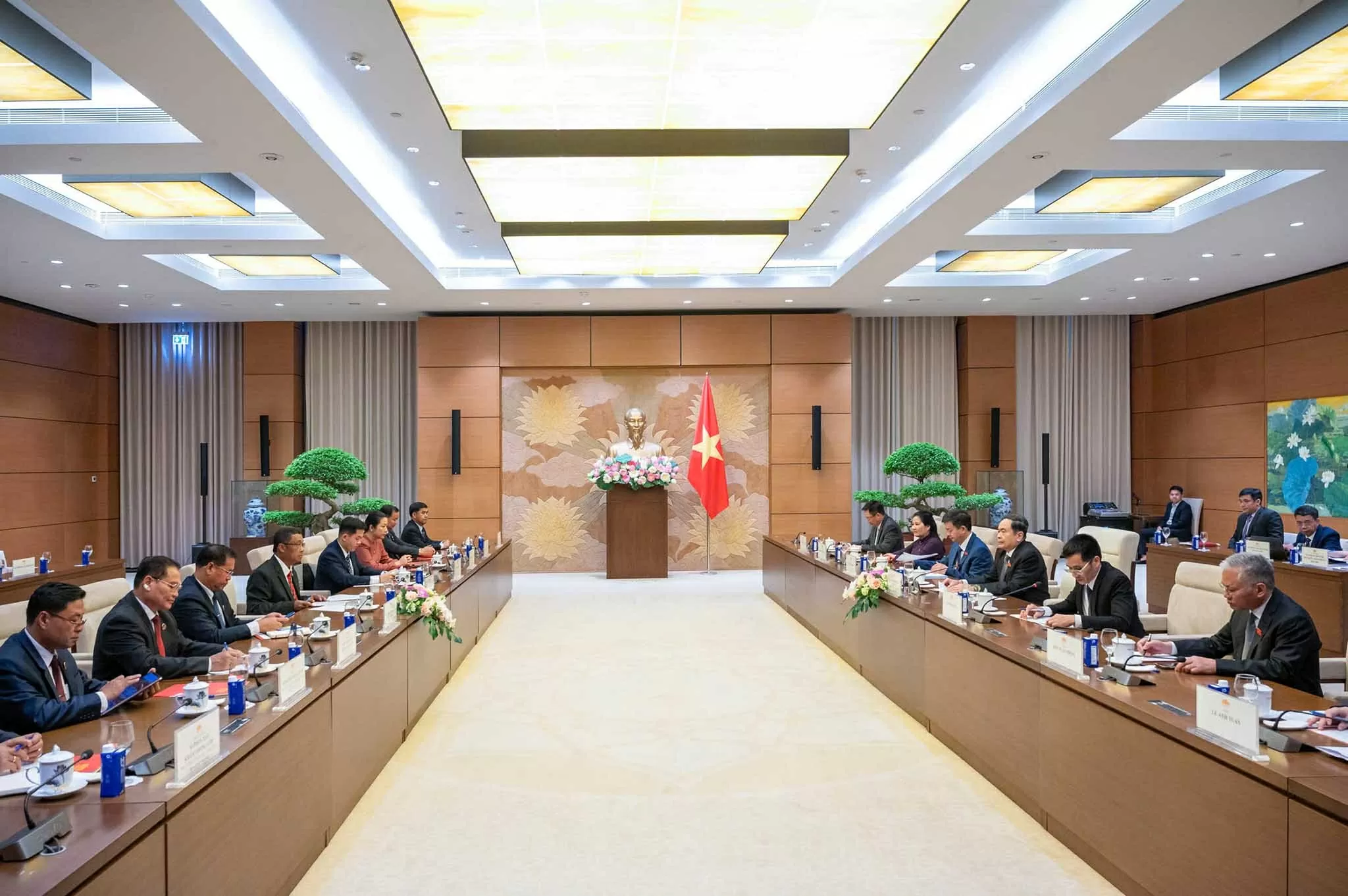 Chủ tịch Quốc hội Trần Thanh Mẫn tiếp Phó Chủ tịch Quốc hội Lào, Thượng tướng Suvon Luongbunmi Quốc hội Việt Nam-Lào: Phối hợp chặt chẽ giám sát thực hiện các thỏa thuận đã ký