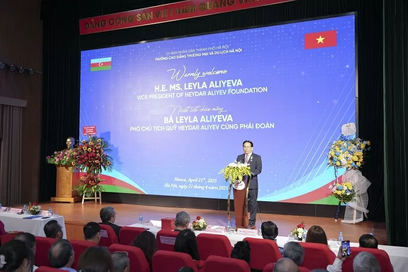 Vun đắp tình hữu nghị Việt Nam-Azerbaijan từ nhịp cầu giáo dục Vun đắp tình hữu nghị Việt Nam-Azerbaijan từ nhịp cầu giáo dục