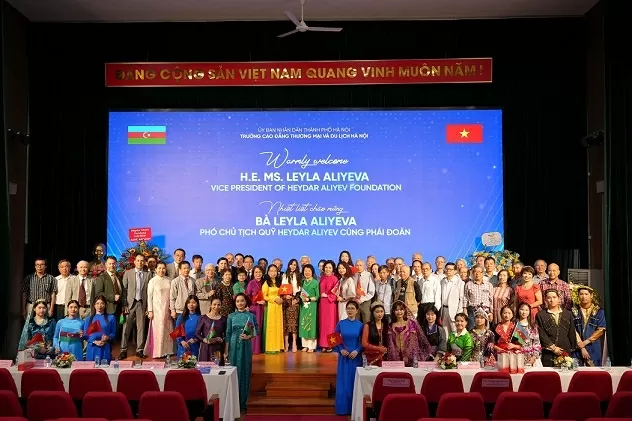 Vun đắp tình hữu nghị Việt Nam-Azerbaijan từ nhịp cầu giáo dục Vun đắp tình hữu nghị Việt Nam-Azerbaijan từ nhịp cầu giáo dục