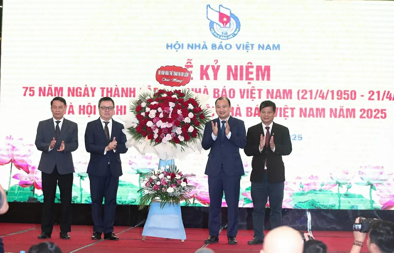 Hội Nhà báo Việt Nam: 75 năm tự hào, vững vàng tiến vào kỷ nguyên mới Hội Nhà báo Việt Nam: 75 năm tự hào, vững vàng tiến vào kỷ nguyên mới