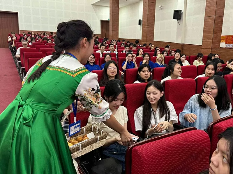Sắc màu Phục Sinh: Khi truyền thống Nga lan tỏa trong không gian văn hóa Việt Sắc màu Phục Sinh: Khi truyền thống Nga lan tỏa trong không gian văn hóa Việt