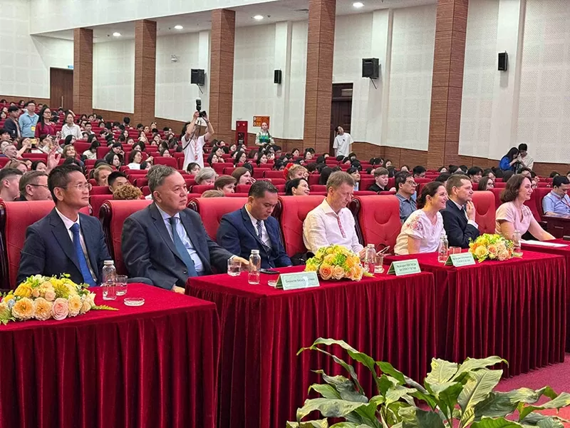 Sắc màu Phục Sinh: Khi truyền thống Nga lan tỏa trong không gian văn hóa Việt Sắc màu Phục Sinh: Khi truyền thống Nga lan tỏa trong không gian văn hóa Việt