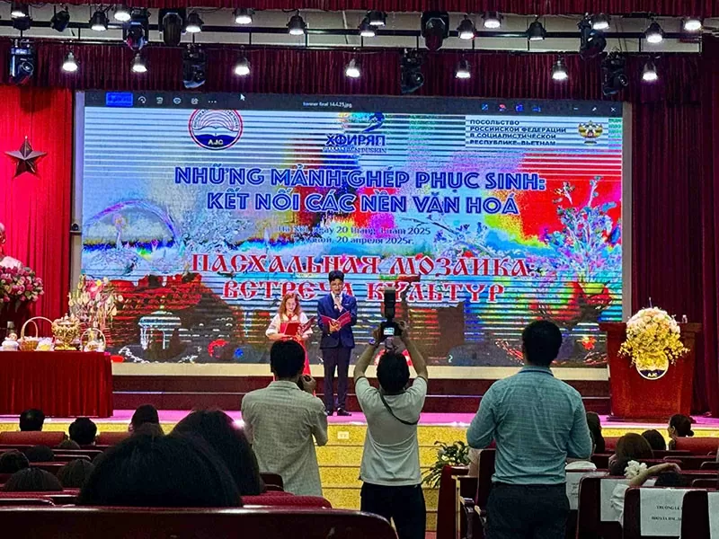 Sắc màu Phục Sinh: Khi truyền thống Nga lan tỏa trong không gian văn hóa Việt Sắc màu Phục Sinh: Khi truyền thống Nga lan tỏa trong không gian văn hóa Việt