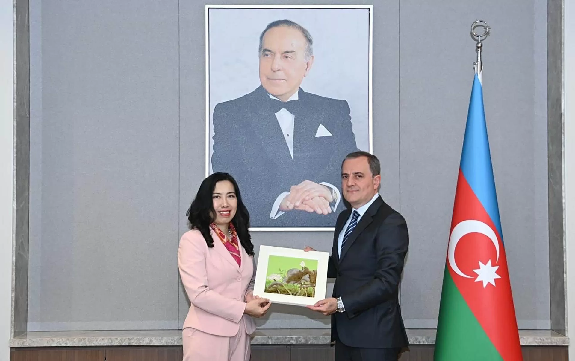 Thứ trưởng Ngoại giao Lê Thị Thu Hằng thăm Azerbaijan và đồng chủ trì Tham vấn chính trị Thứ trưởng Ngoại giao Lê Thị Thu Hằng thăm Azerbaijan và đồng chủ trì Tham vấn chính trị