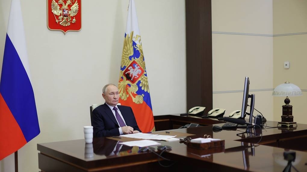 tong thong nga de xuat dam phan truc tiep voi ukraine kiev cu doan den anh tim giai phap hoa binh