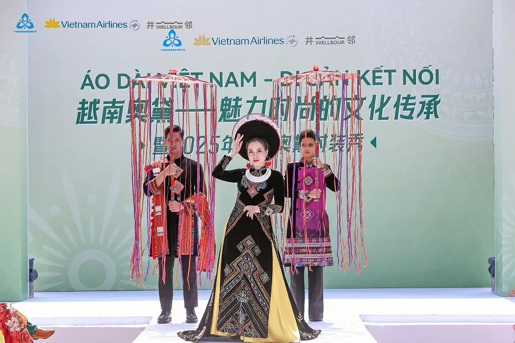 Áo dài Việt Phượng: Lan tỏa vẻ đẹp và giá trị Việt Nam khắp năm châu