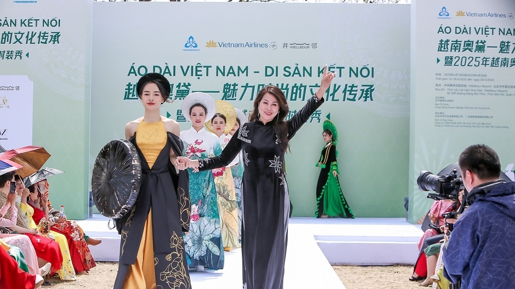 Áo dài Việt Phượng: Lan tỏa vẻ đẹp và giá trị Việt Nam khắp năm châu