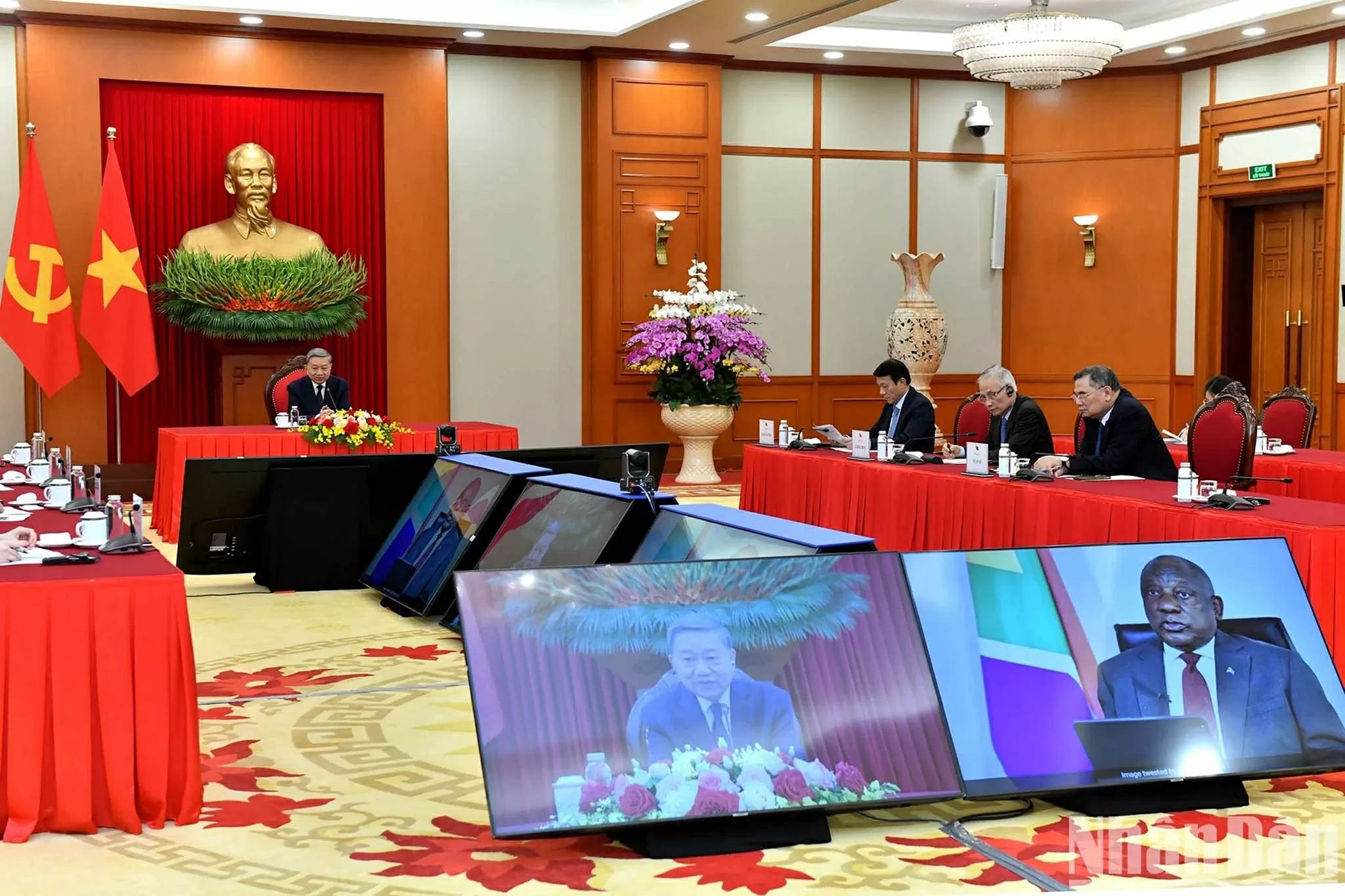 Tổng Bí thư Tô Lâm điện đàm với Chủ tịch Đảng Đại hội Dân tộc Phi, Tổng thống Nam Phi Cyril Ramaphosa. (Nguồn: Báo Nhân dân)