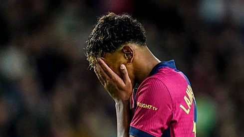 Pha bỏ lỡ khó tin chưa từng thấy của Yamal