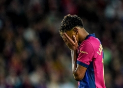 Pha bỏ lỡ khó tin chưa từng thấy của Yamal