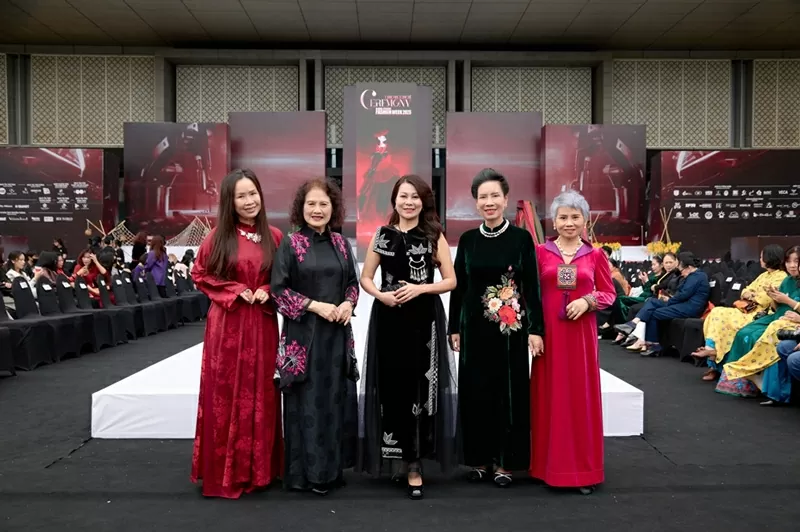 NTK Hàn Phượng: Hành trình 'Thắp lửa' di sản áo dài Việt