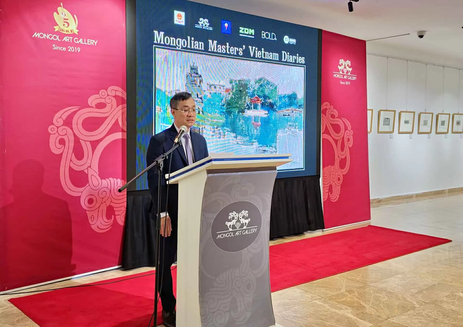 Khai mạc triển lãm Nhật ký Việt Nam qua góc nhìn của các danh họa Mông Cổ Khai mạc triển lãm Nhật ký Việt Nam qua góc nhìn của các danh họa Mông Cổ