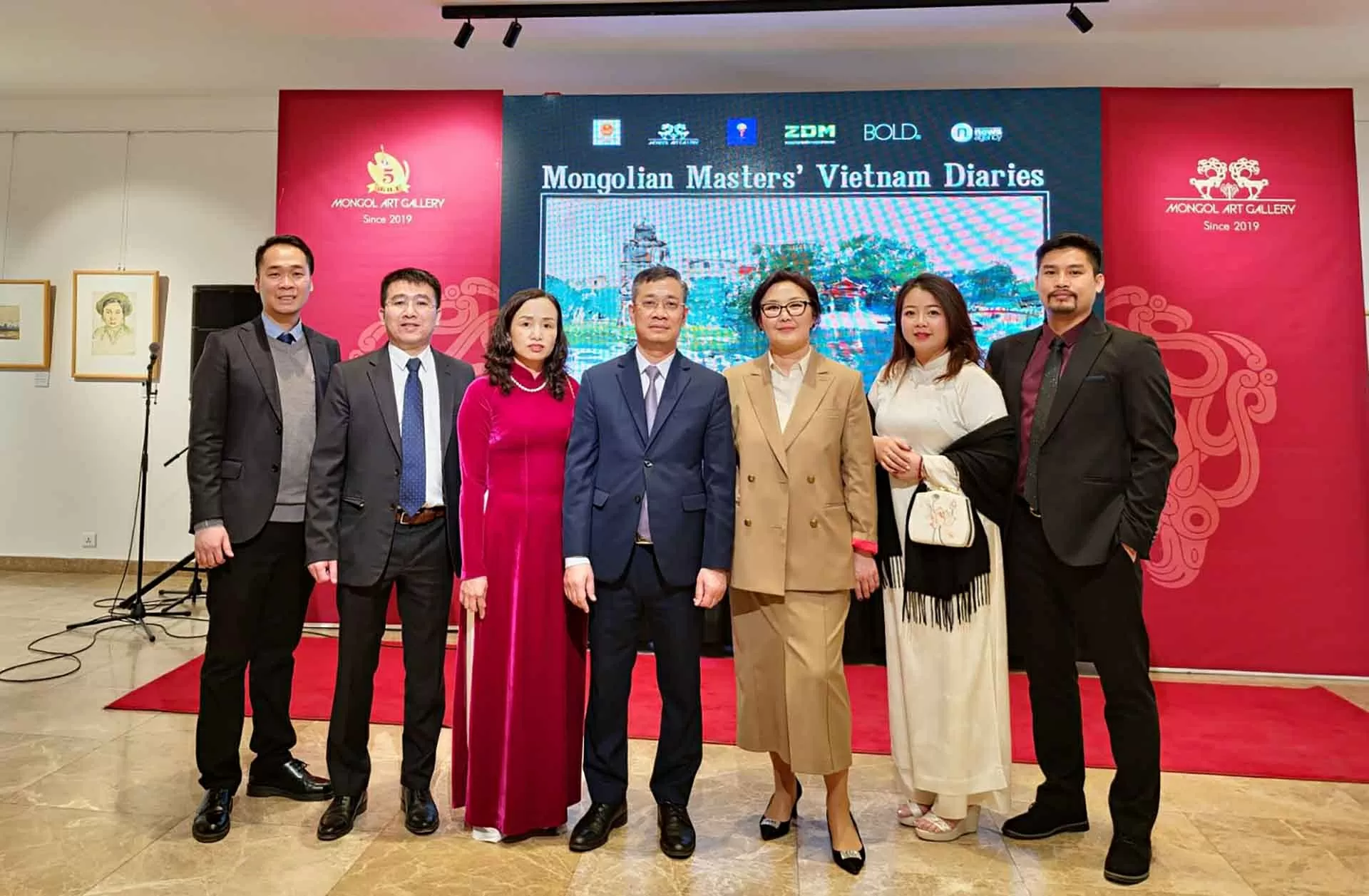 Khai mạc triển lãm Nhật ký Việt Nam qua góc nhìn của các danh họa Mông Cổ Khai mạc triển lãm Nhật ký Việt Nam qua góc nhìn của các danh họa Mông Cổ