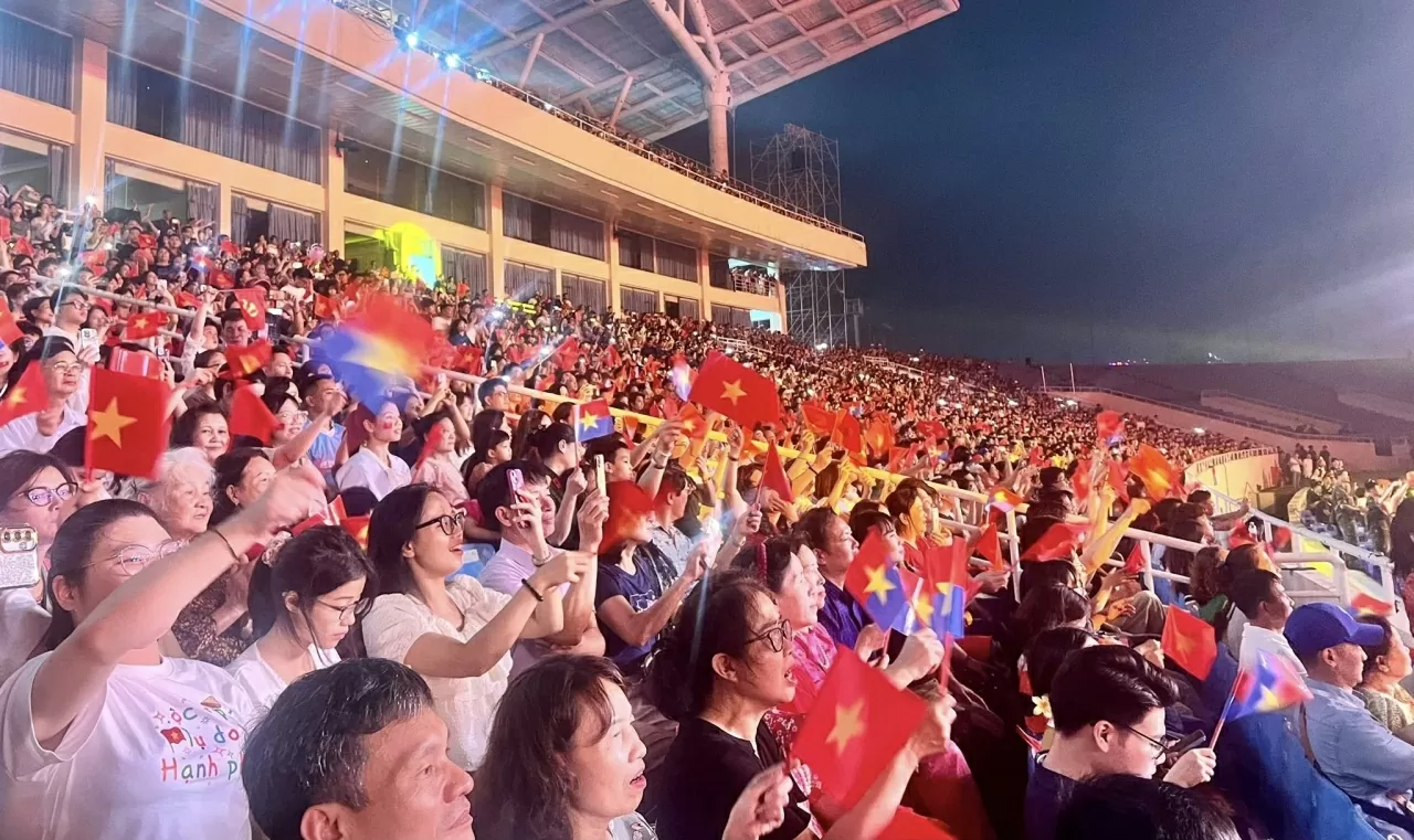 Bùng nổ với chương trình nghệ thuật 'Hẹn ước Bắc - Nam'