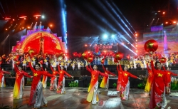 Bùng nổ với chương trình nghệ thuật 'Hẹn ước Bắc - Nam'