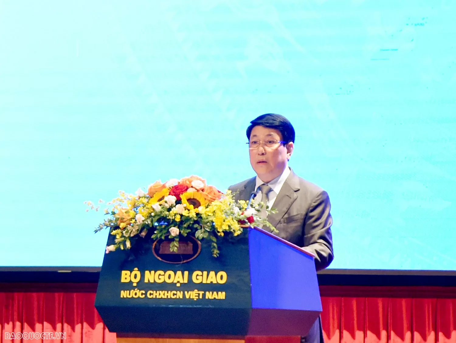 Ngoại giao và vai trò kiến tạo hòa bình trong lịch sử và hiện tại