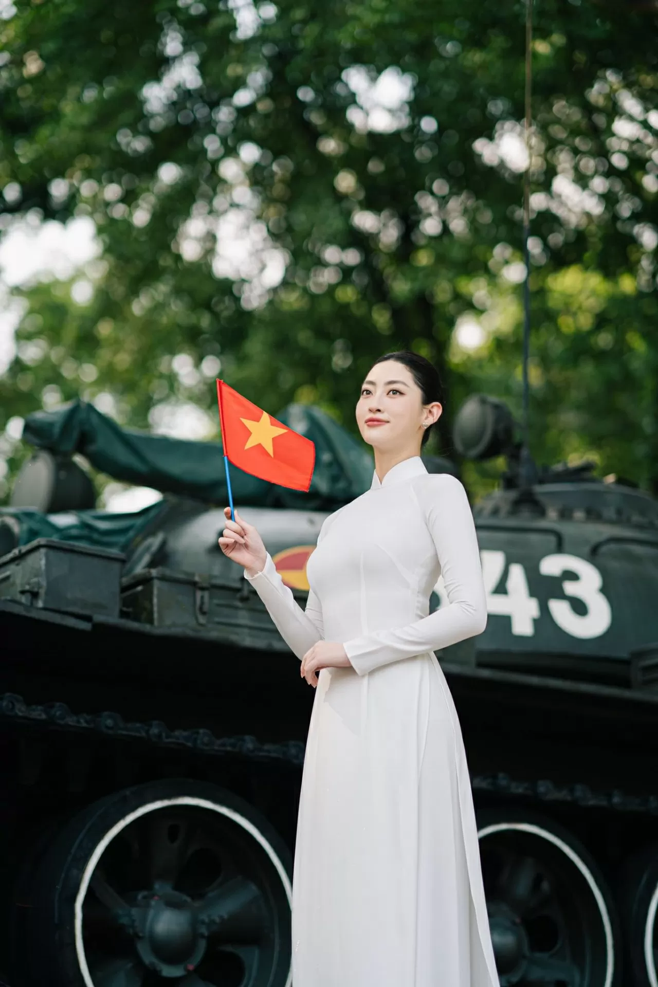 Hoa hậu Lương Thùy Linh